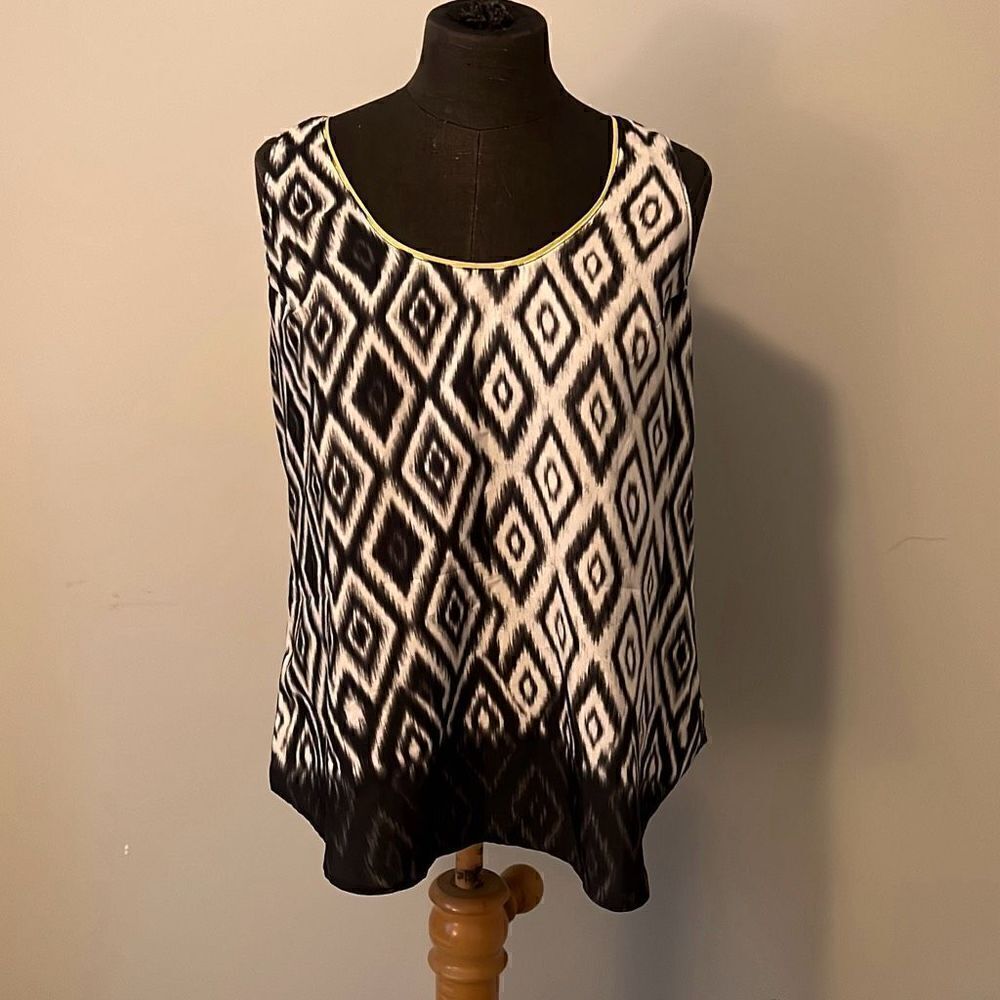 Charlie Jade Geometric Neon Tank